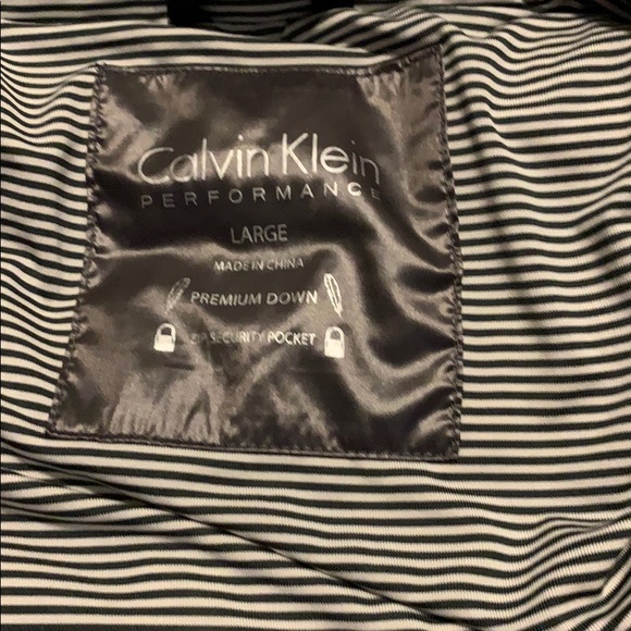 Calvin Klein Performance Vest - Picture 3 of 3